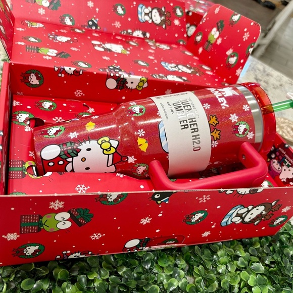 Hello kitty stanley 40 oz - Picture 5 of 6